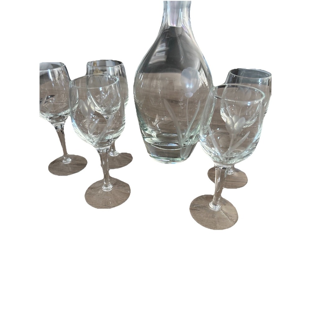 Mid Century Modern Flower Cut Design Decanter With Six Glasses Set - Picture 3 of 9